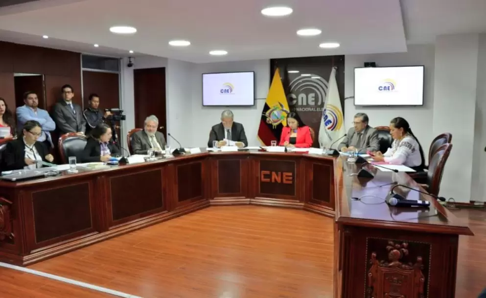 CNE lima asperezas y convoca a las elecciones seccionales