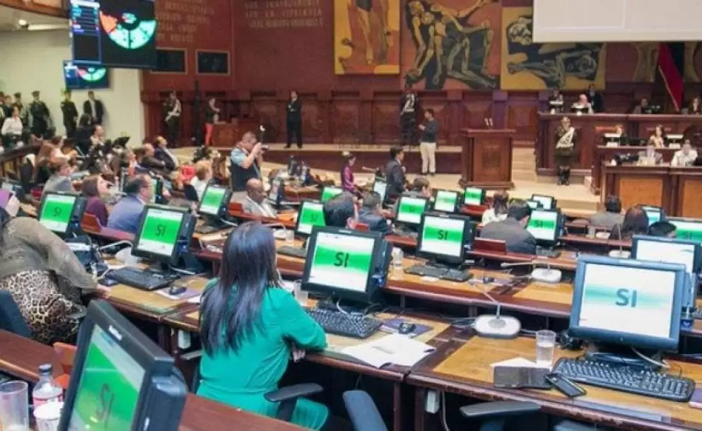Eduardo Jurado citado a la Asamblea sobre cobros de bancos