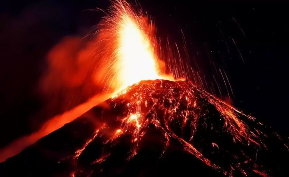 Guatemala: Decretan alerta roja y ordenan evacuaciones por Volcn de Fuego