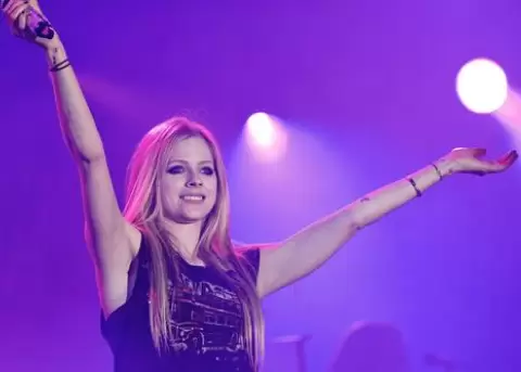 Avril Lavigne lanza un nuevo sencillo
