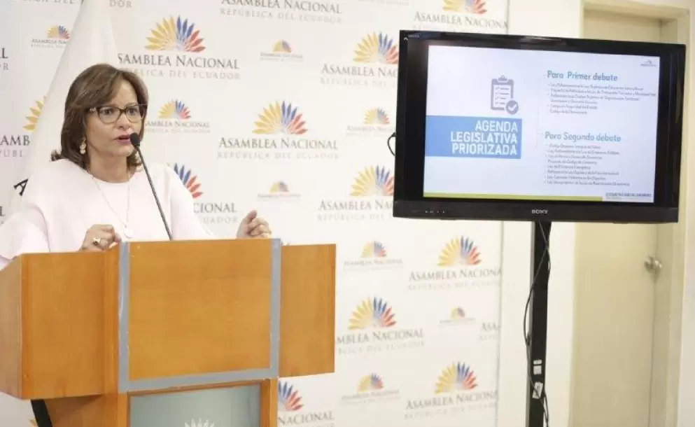 Funcionarios de la Asamblea tendrn una reduccin del 5% en su salario