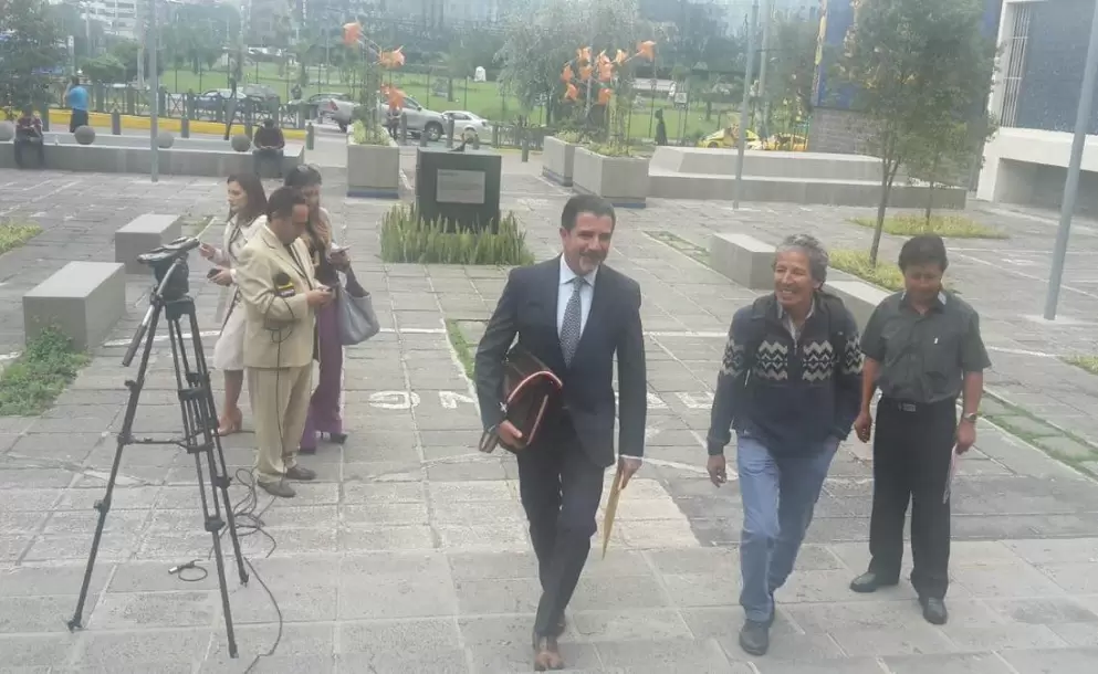 Abogado de la exesposa de Topic pide que se incluya a Jorge Glas en la investigación por lavado