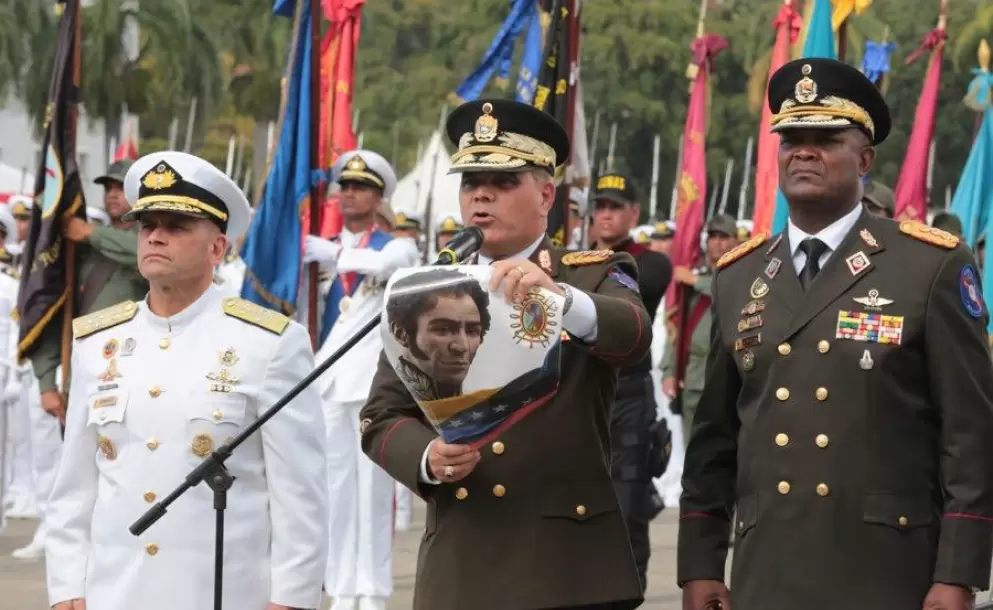 El ministro de Defensa de Venezuela dice que militares no aceptarán a Guaidó