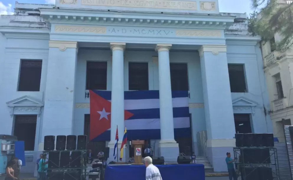 Cubanos acudirán a las urnas para ratificar una nueva Constitución
