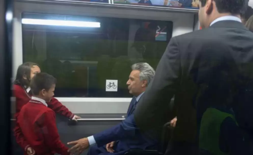 El Metro de Quito realiza el primer recorrido de prueba con pasajeros