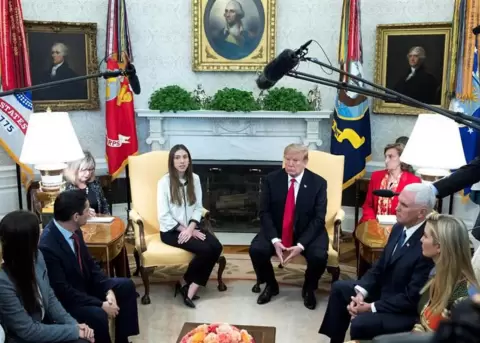 Donald Trump advierte que Rusia tiene que salir de Venezuela