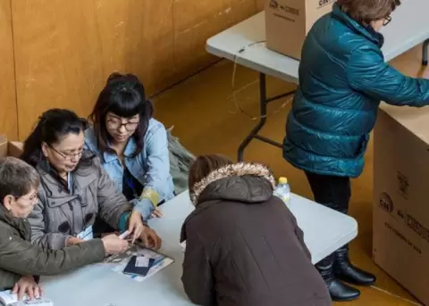 396.125 ecuatorianos votan en el extranjero