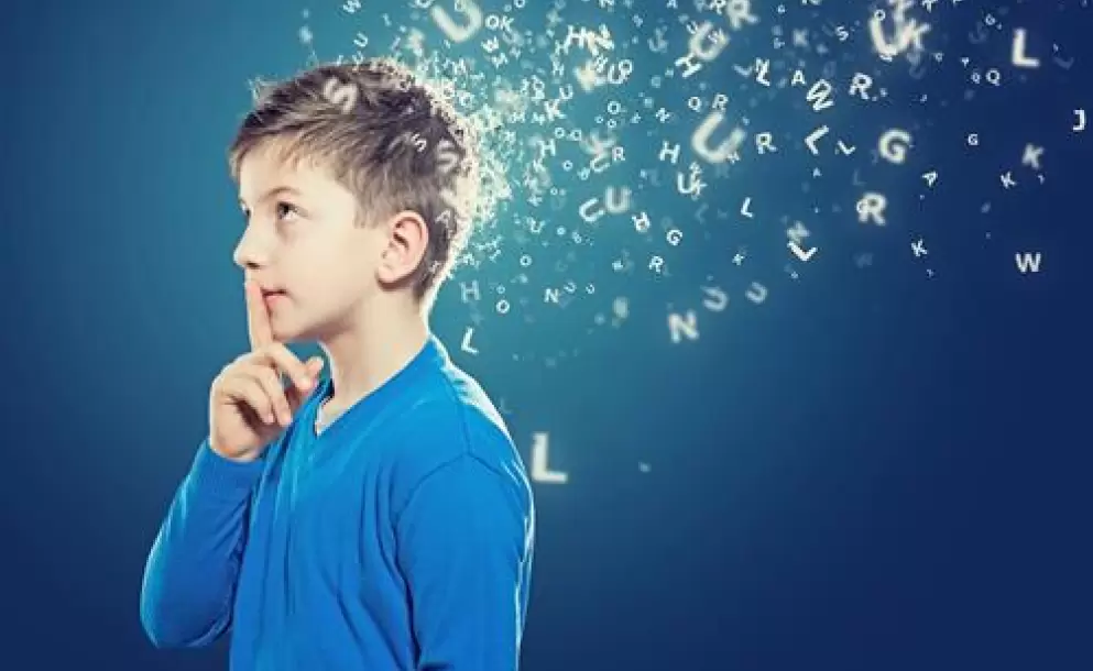 La manera en la que te hablas cambia, altera o modifica tu cerebro