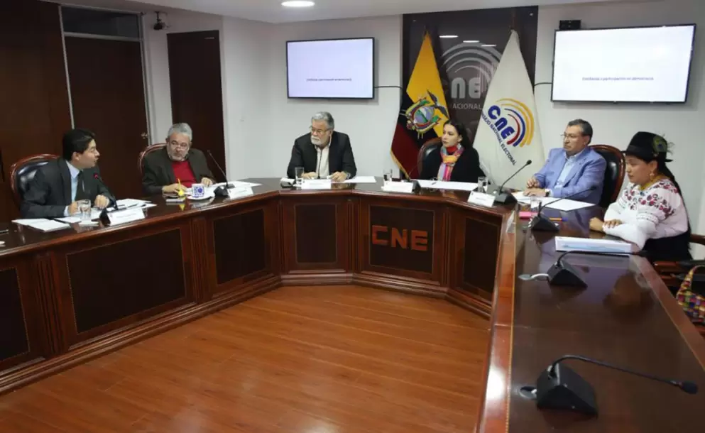 El CNE proclam a los integrantes del CPCCS definitivo