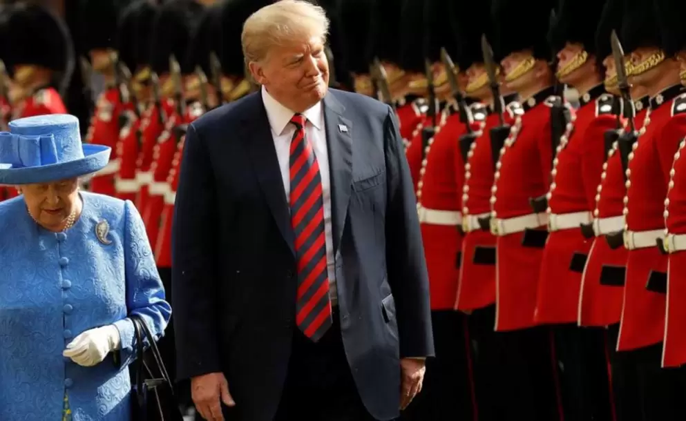 Isabel II recibe a Trump en el palacio de Buckingham