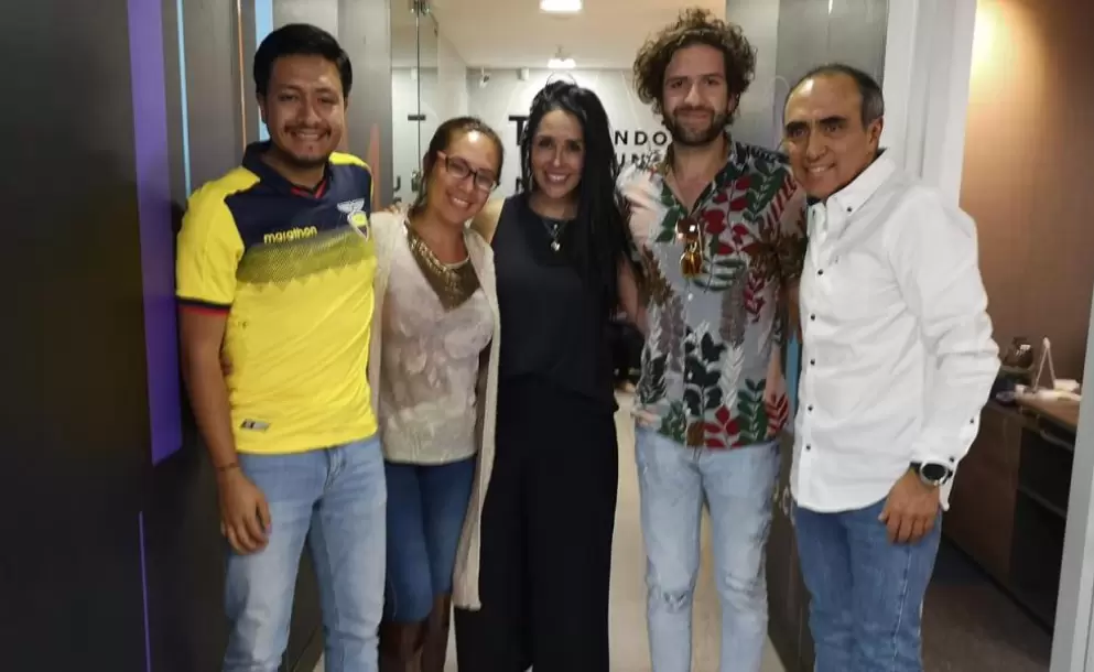 Marco Albuja un doctor con corazn de piloto