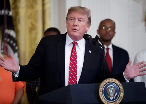 Trump dice que Estados Unidos est "limpio" de emisiones