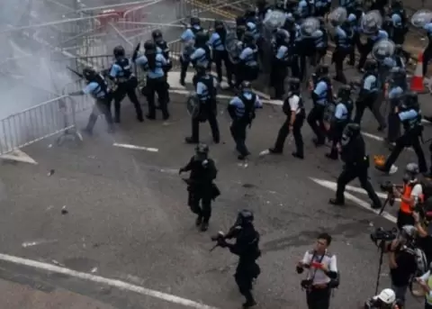 Hong Kong suspende ley de extradici�n tras protestas
