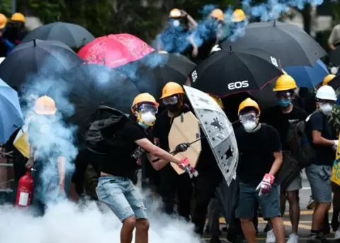 Al menos 23 heridos y 11 detenidos tras protesta en Hong Kong