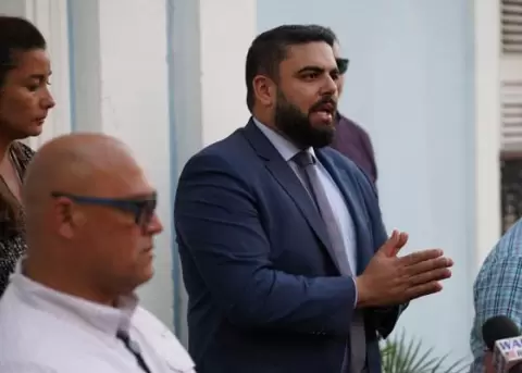 Renuncia el secretario de Asuntos Pblicos de Puerto Rico