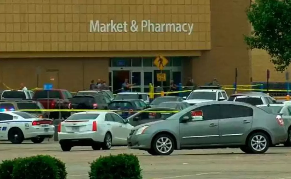 Un tiroteo en un Walmart deja 2 personas muertas y un policía herido