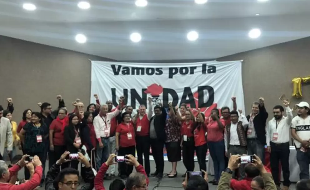 El Partido Socialista regresa a la política ecuatoriana con Enrique Ayala Mora a la cabeza