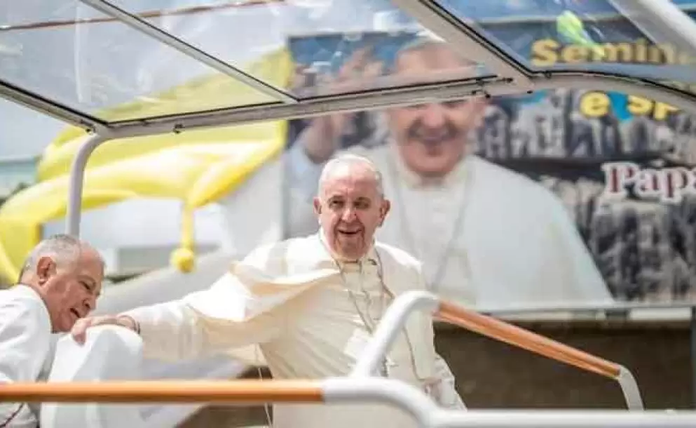El papa invita a dar la bienvenida y acoger a los migrantes de todo el mundo