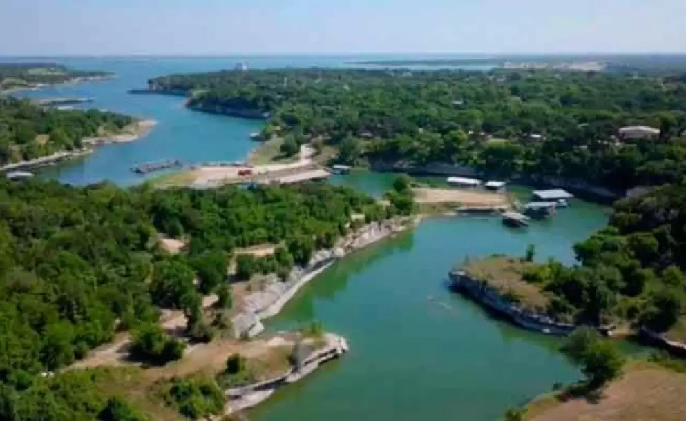 Fallece niña que contrajo ameba come cerebros en lago de EE.UU