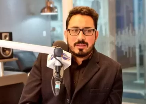 La AMT sancionar llevar el celular en la mano al conducir
