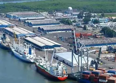 El Gobierno impulsa obras en cinco puertos