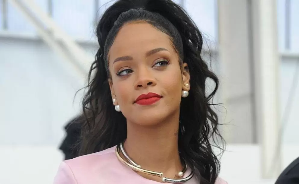 Rihanna lanza lnea de ropa para apoyar investigaciones contra el cncer de mama
