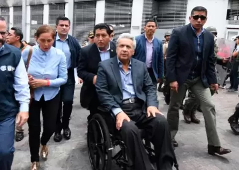 Moreno promete UPC y créditos en el sector afectado de El Ejido
