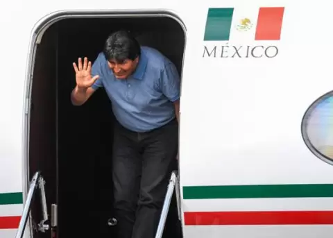 Canciller Valencia asegura que no se neg paso al avin de Evo Morales por Ecuador