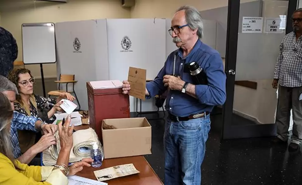 Uruguay a la espera de recuento de votos para definicin presidencial
