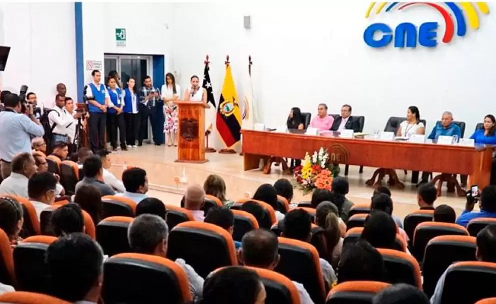 Funcionario de CNE, detenido por presunto tráfico de influencias