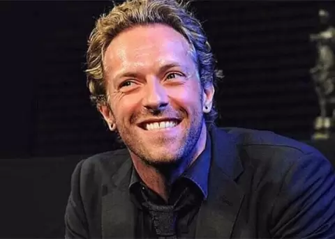 Chris Martin cuenta cmo sus compaeros lo hicieron dudar si era gay
