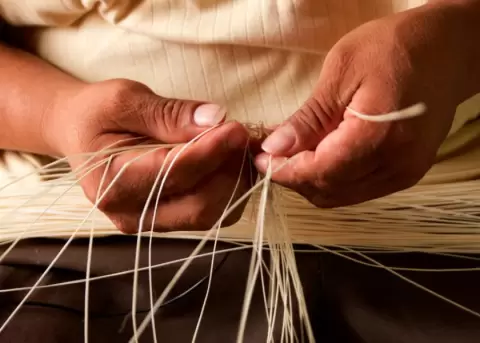 Gobierno promueve en ferias el sombrero de paja toquilla