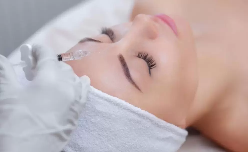 ¿Qué es el sobrellenado facial?