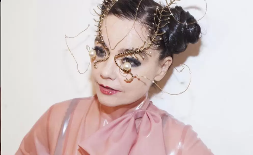 Björk compuso melodía para lujoso hotel en Nueva York