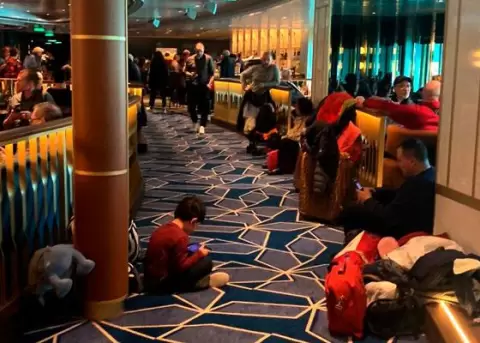 6 mil personas retenidas en crucero italiano cerca de Roma por el temor al coronavirus