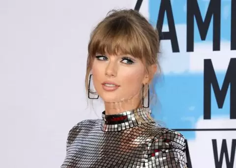 Taylor Swift abandona la disquera Sony Music