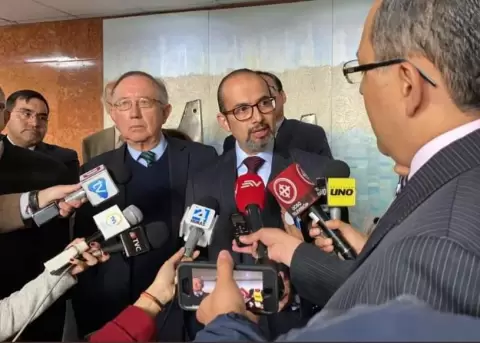 Comit super el mnimo de firmas para respaldar su iniciativa de eliminar al Consejo de Participacin Ciudadana