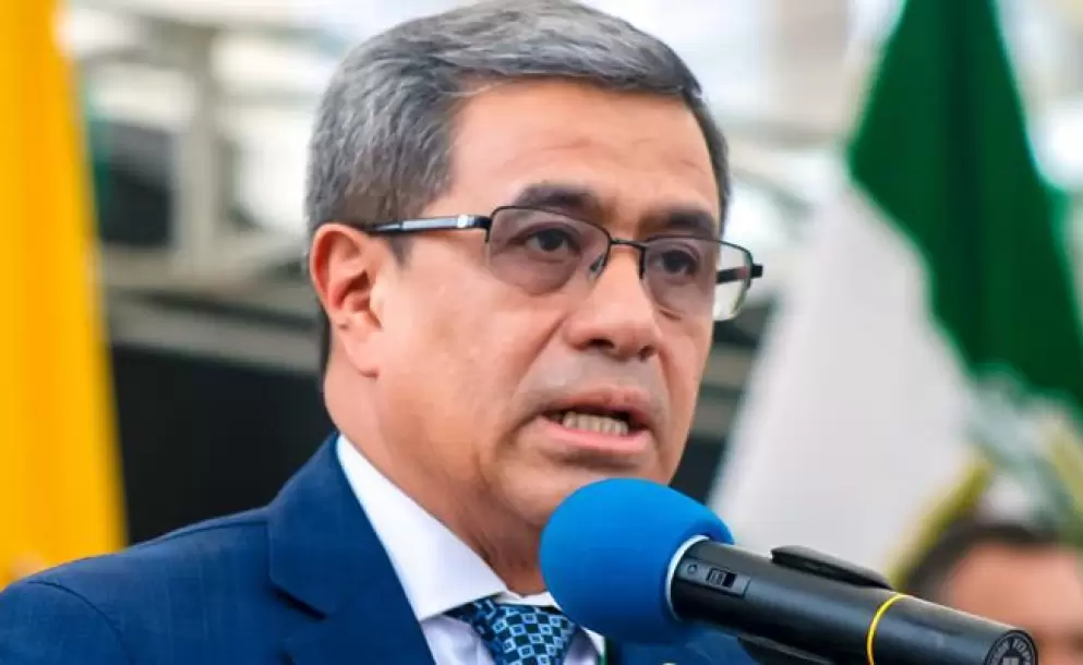 Jos Agusto Briones renuncia al Ministerio de Energa