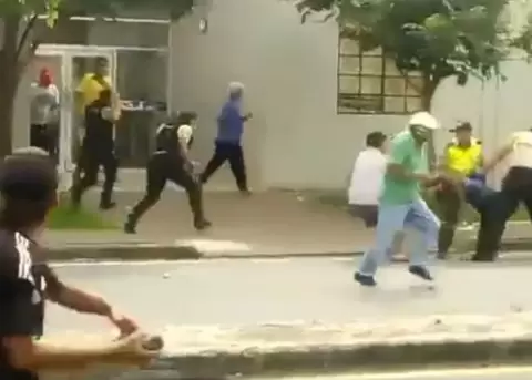 En Pueblo Viejo, una turba impidi� la instalaci�n de un albergue para el tratamiento de pacientes con covid-19