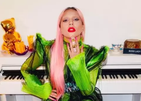 Padre de Lady Gaga pidi ayuda para su restaurante