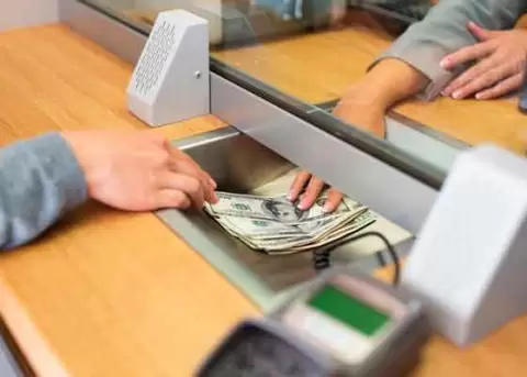 Los bancos deben atender m�nimo cinco horas al d�a