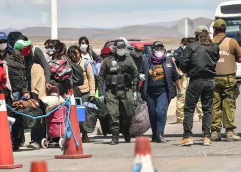 Gobierno boliviano acusa a partido de Evo Morales de intentar boicotear cuarentena
