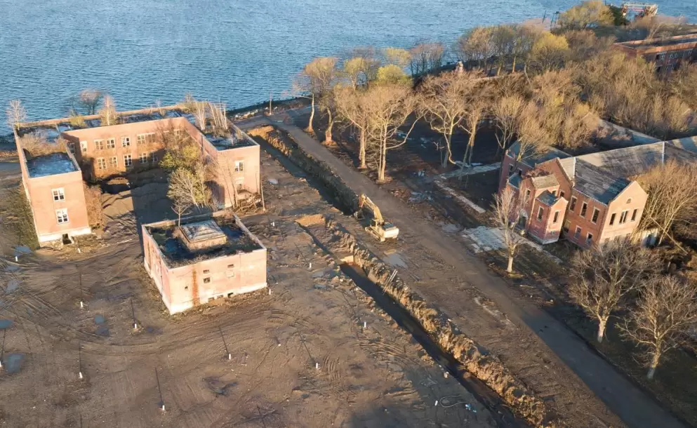 Nueva York, envía muertos que nadie reclama a fosa común en una isla