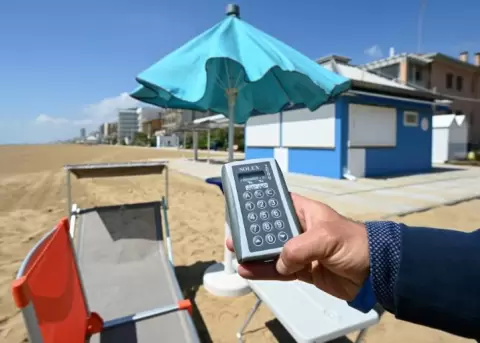 Italia prepara las playas para un verano bajo la amenaza del virus
