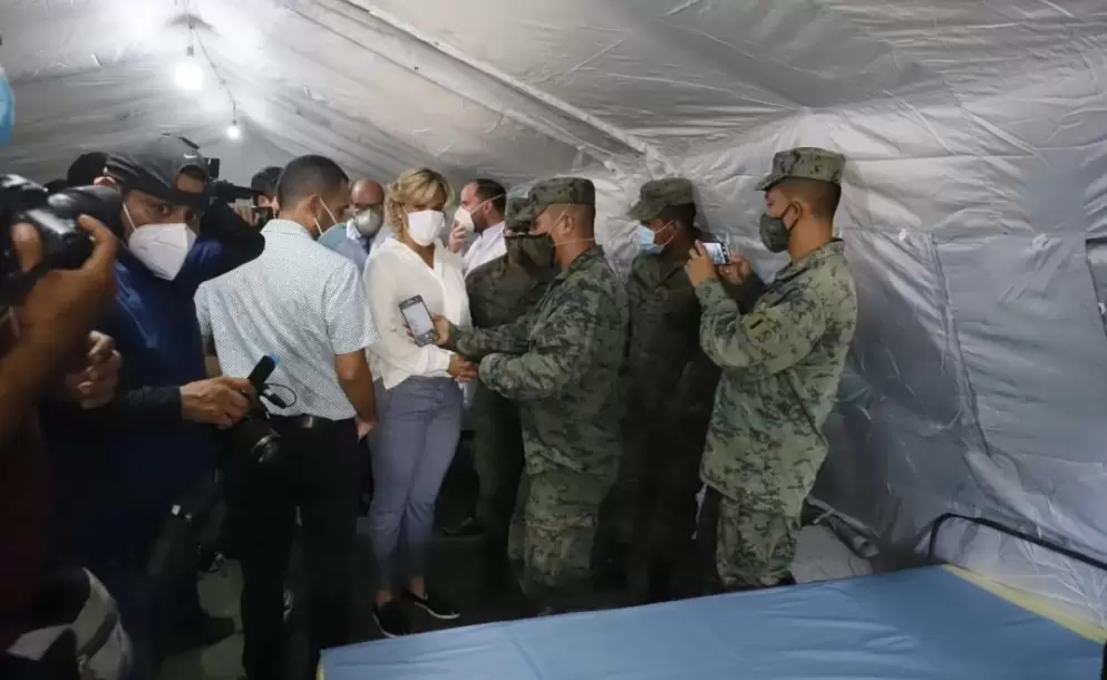 Habilitan carpa para atender casos de COVID -19 en vía de acceso a Guayaquil