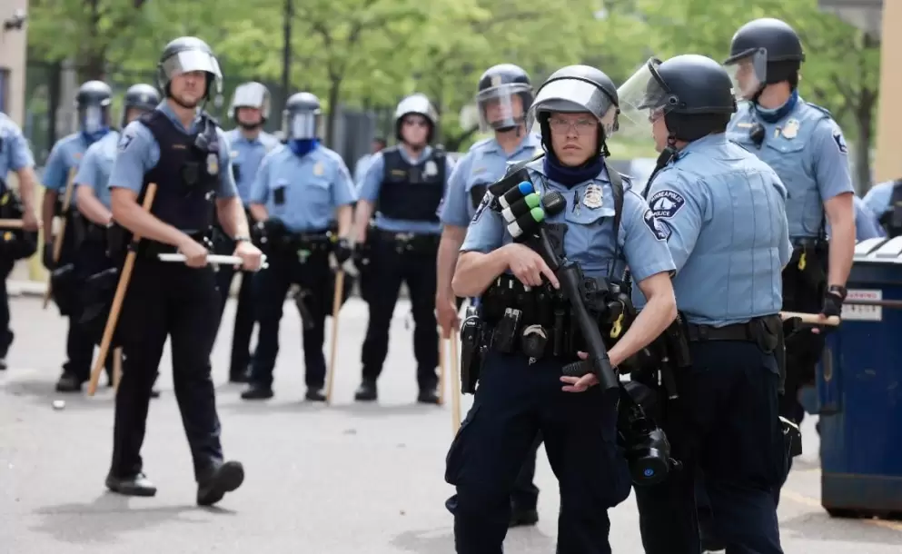 Municipalidad de Minneapolis decide desmantelar el Departamento de Policía mientras siguen protestas en EE.UU.