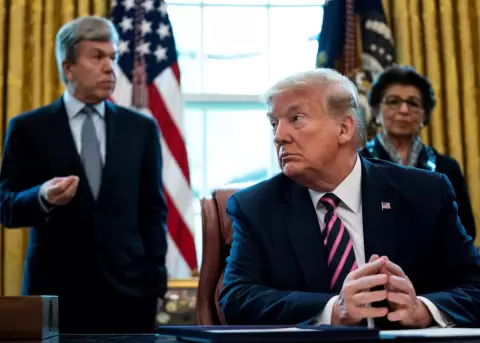 Trump autoriza sanciones a personal de la Corte Penal Internacional que procese a tropas de EE.UU.