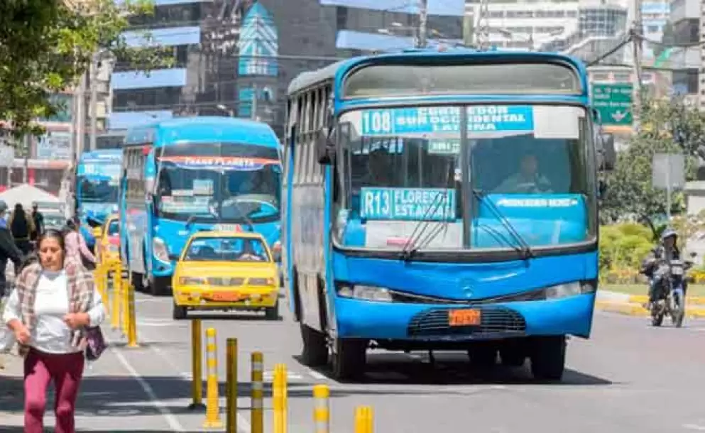 La Cmara de Transporte de Pichincha anuncia no tener directrices claras para operar durante el semforo amarillo