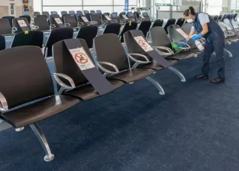 Pasajeros provenientes de Quito dan positivo para COVID-19 en el aeropuerto de Guayaquil