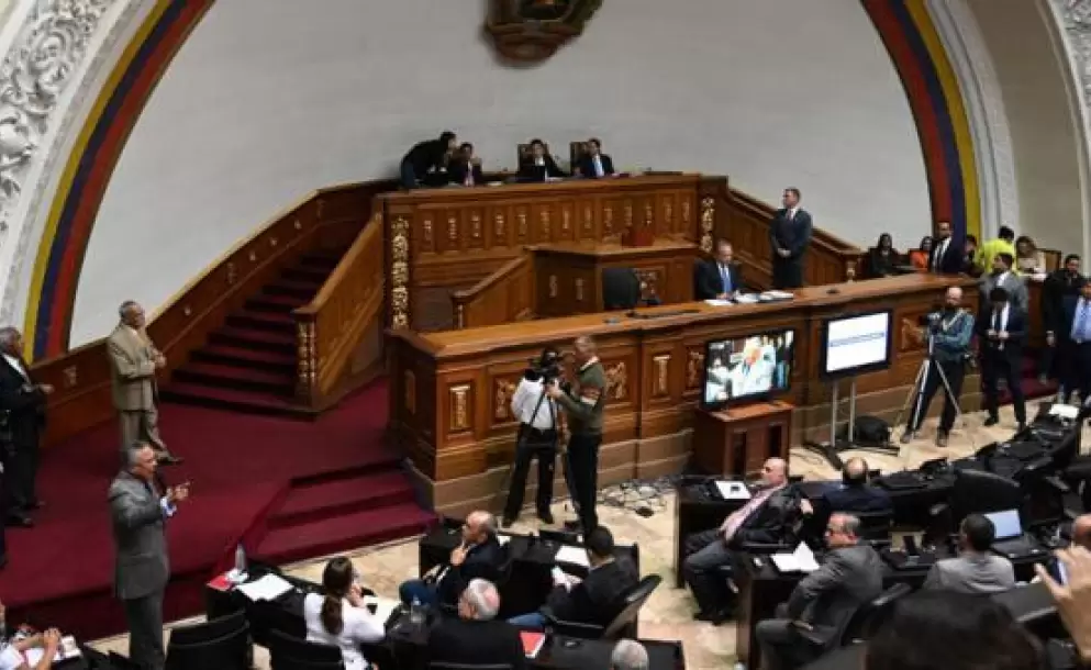 Consejo Electoral de Venezuela convoca elecciones parlamentarias para el 6 de diciembre
